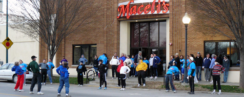 Photo of Red Dog leading warmup for 2008 DCAP AIDS Run.