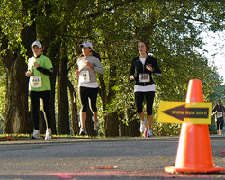 3 runners nearing the finish of the 2010 WOW Run.